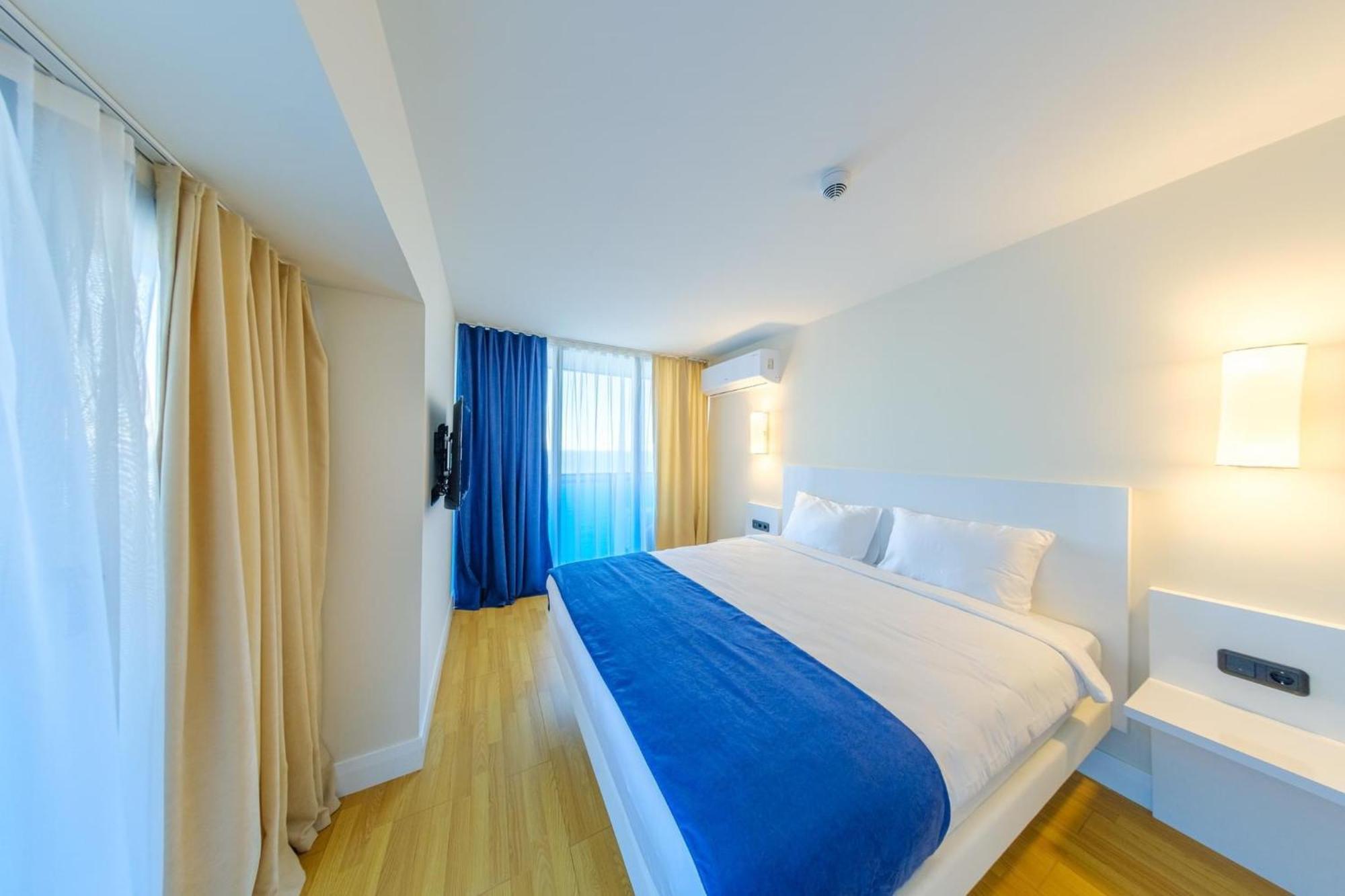 Panorama Sea View Central City Batumi & Aparthotel Экстерьер фото